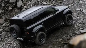 Land Rover Defender Octa Black