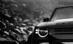 Land Rover Defender Octa Black