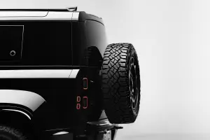 Land Rover Defender Octa Black