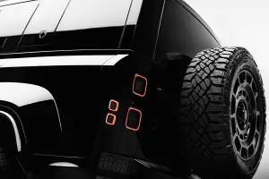 Land Rover Defender Octa Black