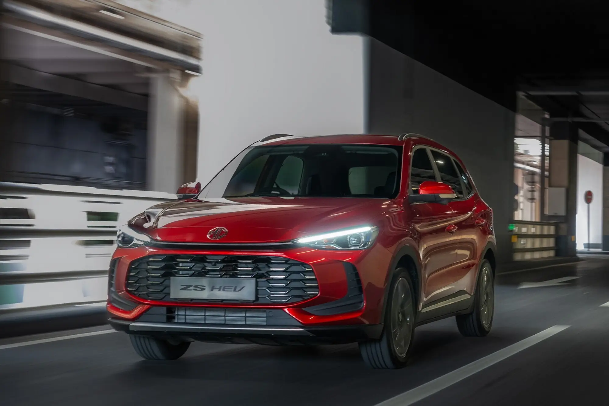 MG ZS 2025: prezzo, foto, dimensioni, allestimenti - 2