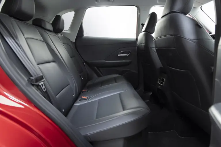 MG ZS 2025: prezzo, foto, dimensioni, allestimenti - 6