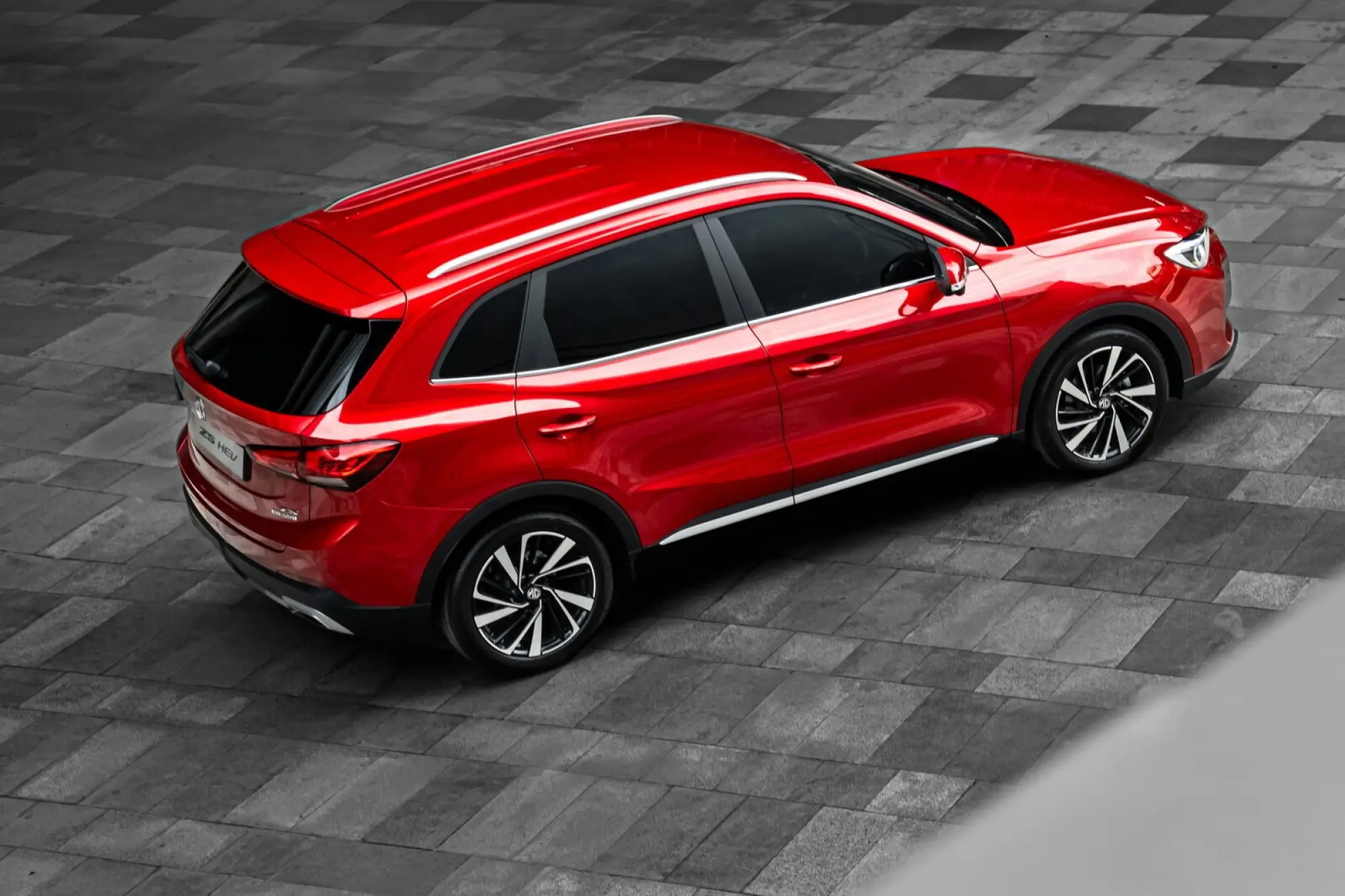 MG ZS 2025: prezzo, foto, dimensioni, allestimenti - 5