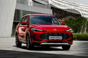 MG ZS 2025: prezzo, foto, dimensioni, allestimenti
