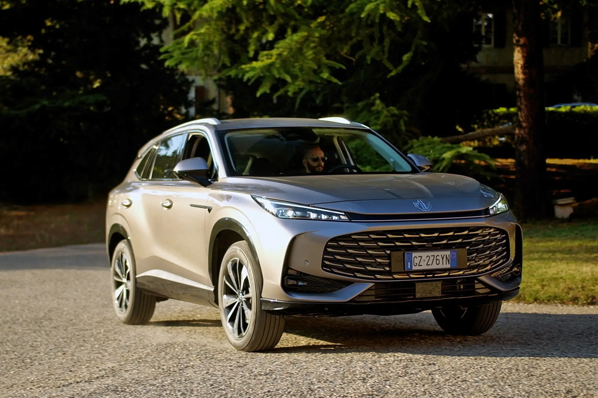 MG HS 2025: prezzo, foto, dimensioni, allestimenti - 4