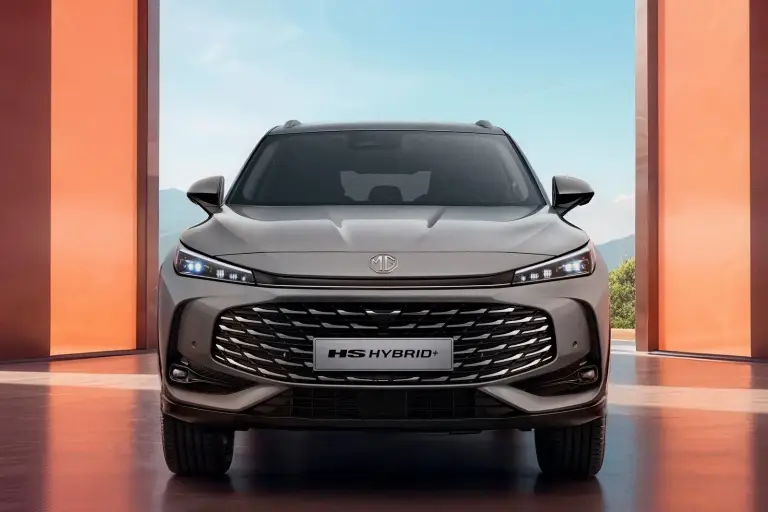 MG HS 2025: prezzo, foto, dimensioni, allestimenti - 6