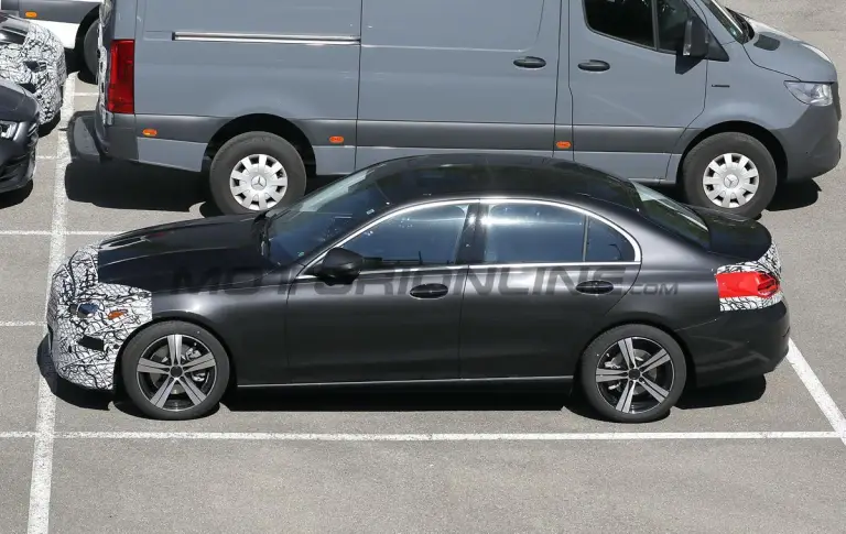 Mercedes Classe C 2026 - Foto spia 07-07-2025 - 3