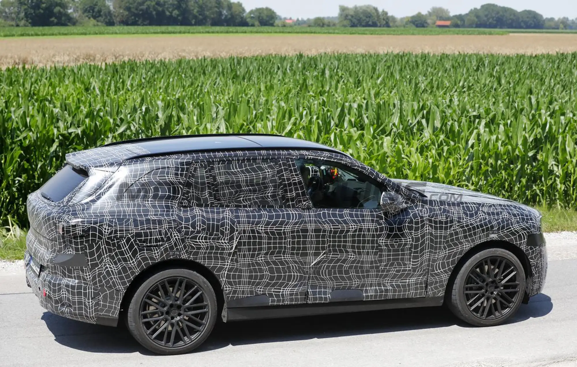 BMW X5 2027 - Foto spia 08-07-2025 - 15
