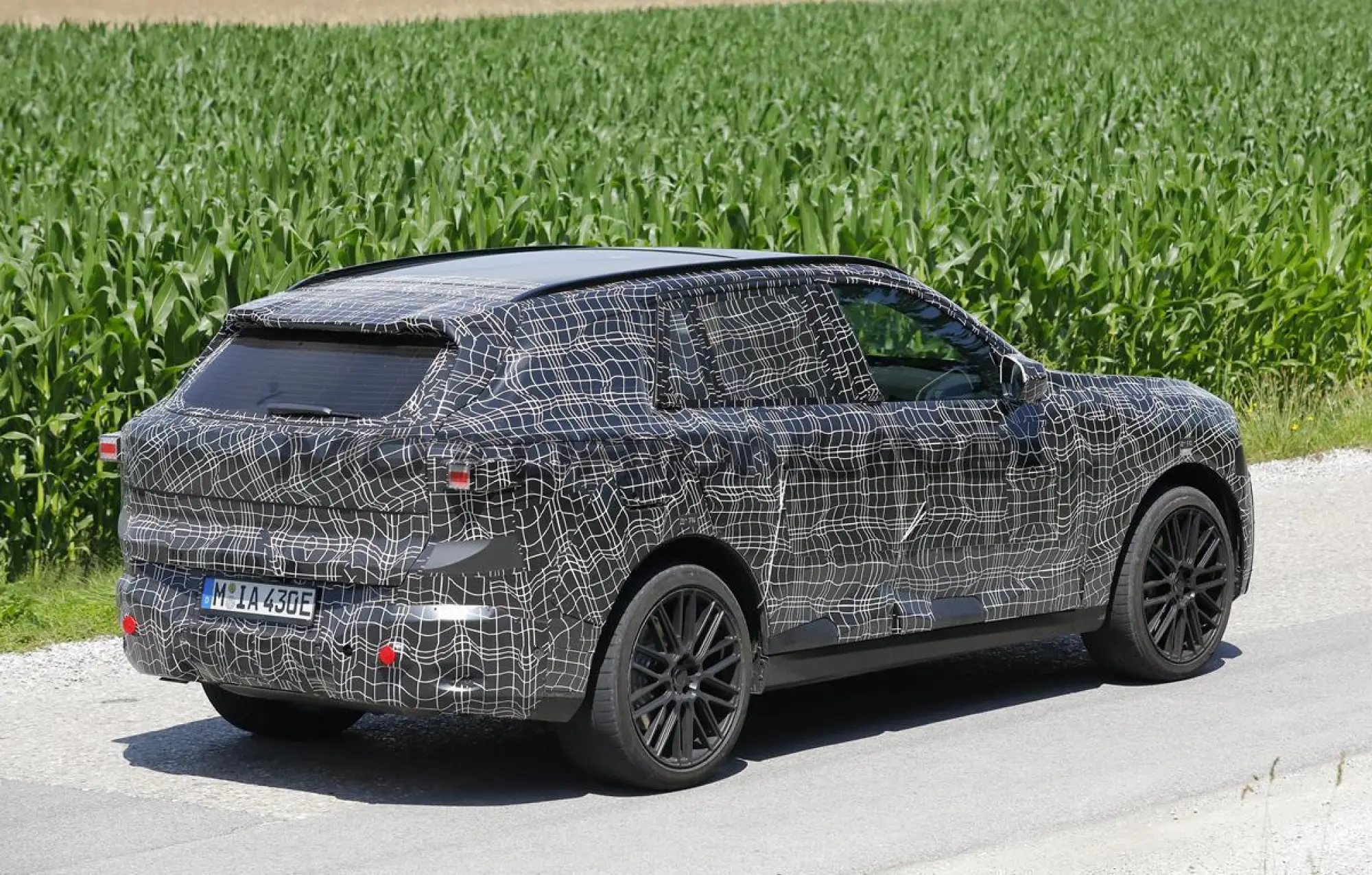 BMW X5 2027 - Foto spia 08-07-2025 - 16