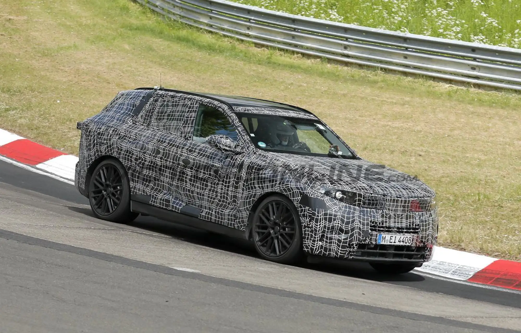BMW X5 2027 - Foto spia 08-07-2025 - 3
