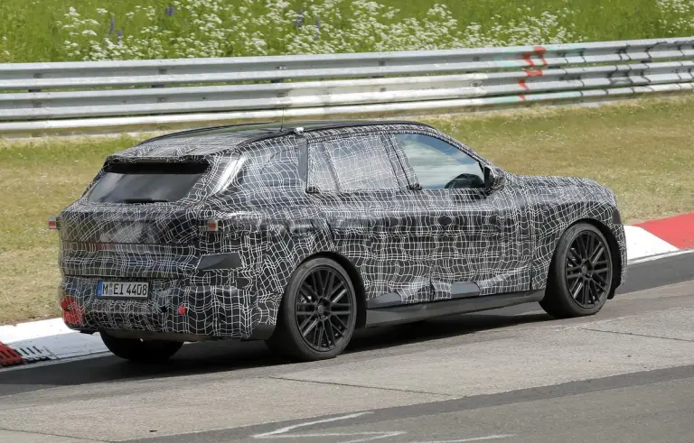 BMW X5 2027 - Foto spia 08-07-2025 - 5