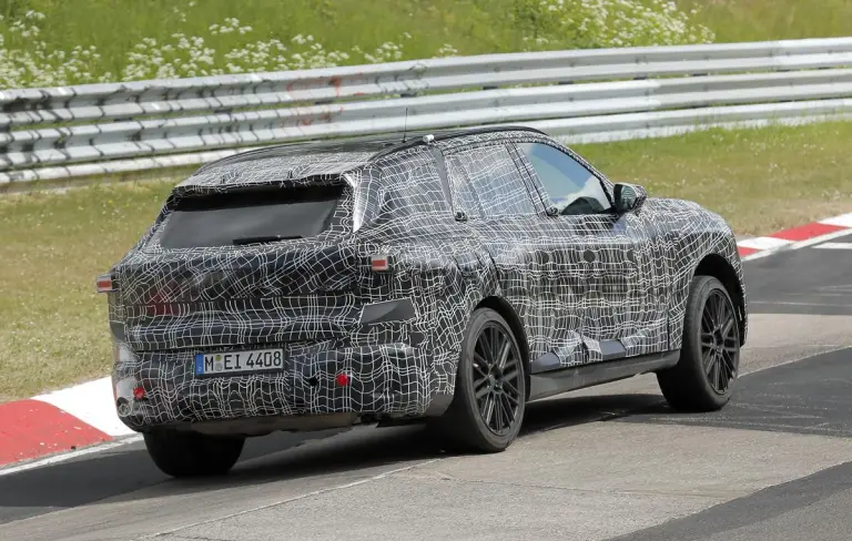 BMW X5 2027 - Foto spia 08-07-2025 - 17