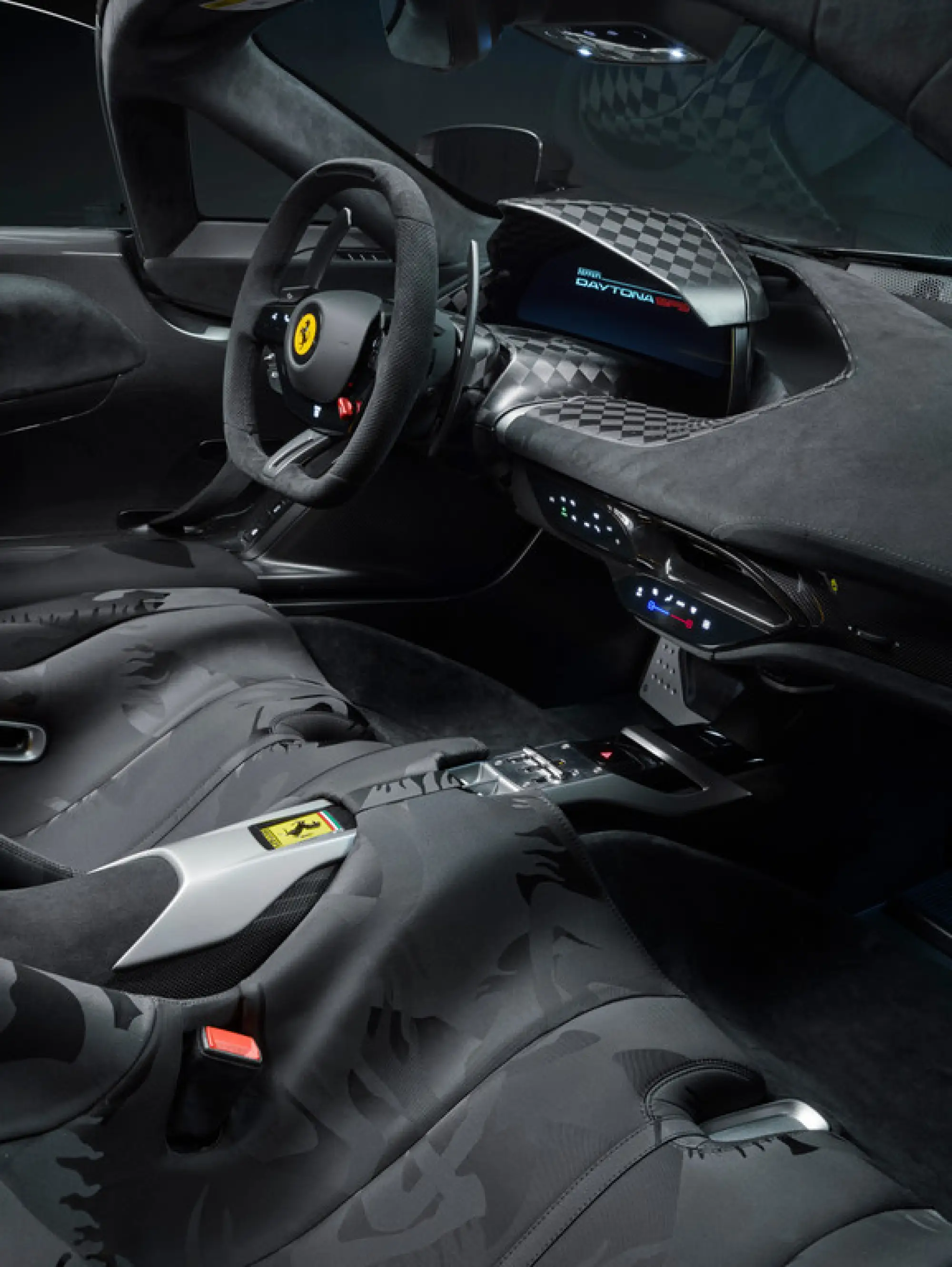 Ferrari Daytona SP3 Tailor Made - 2