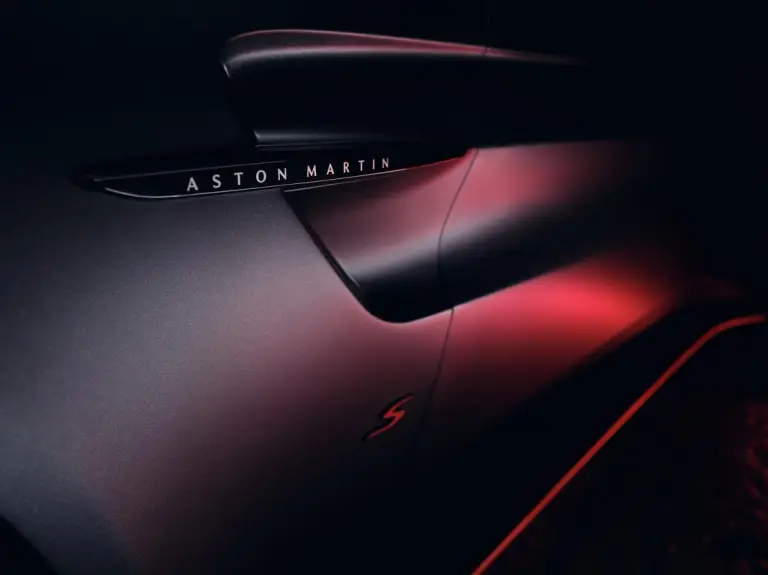 Aston Martin Vantage S - 13