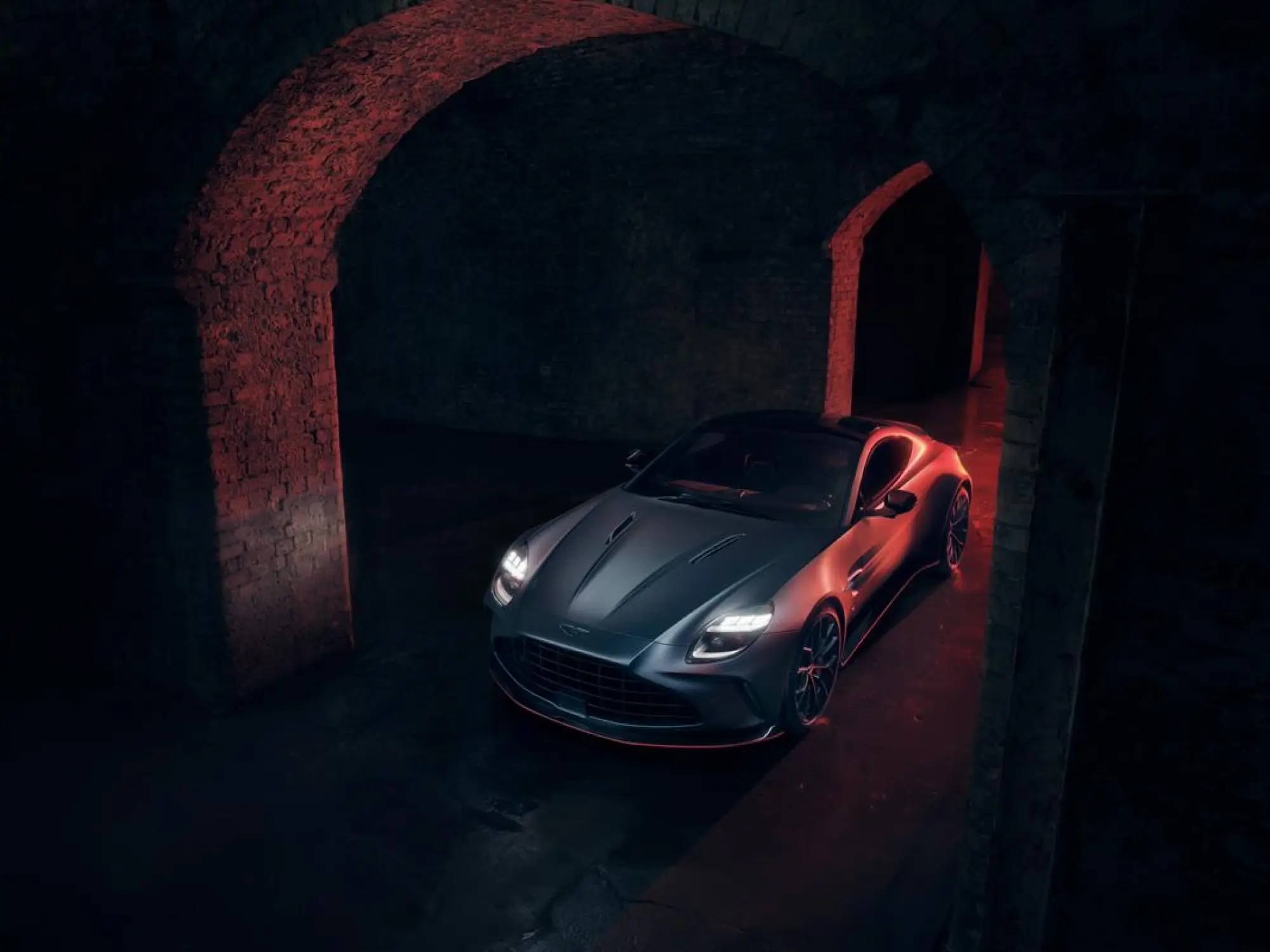 Aston Martin Vantage S - 18