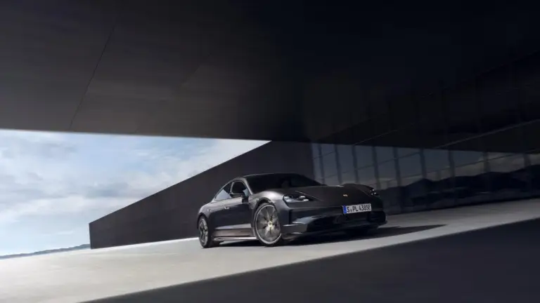 Porsche Cayenne e Taycan Black Edition - 9