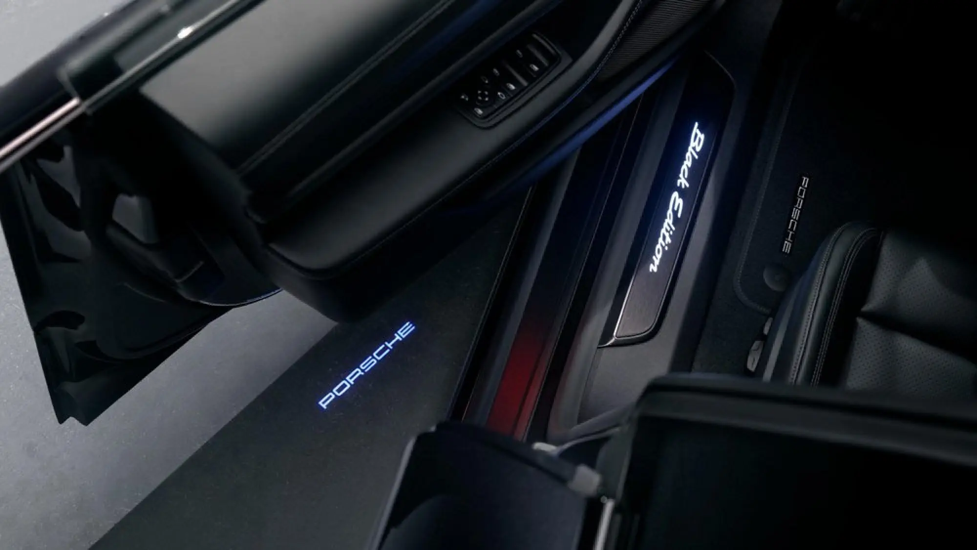 Porsche Cayenne e Taycan Black Edition - 1