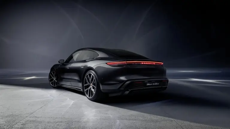 Porsche Cayenne e Taycan Black Edition - 2