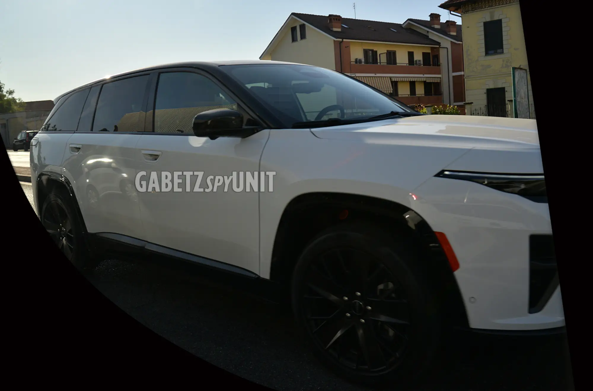 Jeep Wagoneer 2025 - Foto spia 14-07-2025 - 1