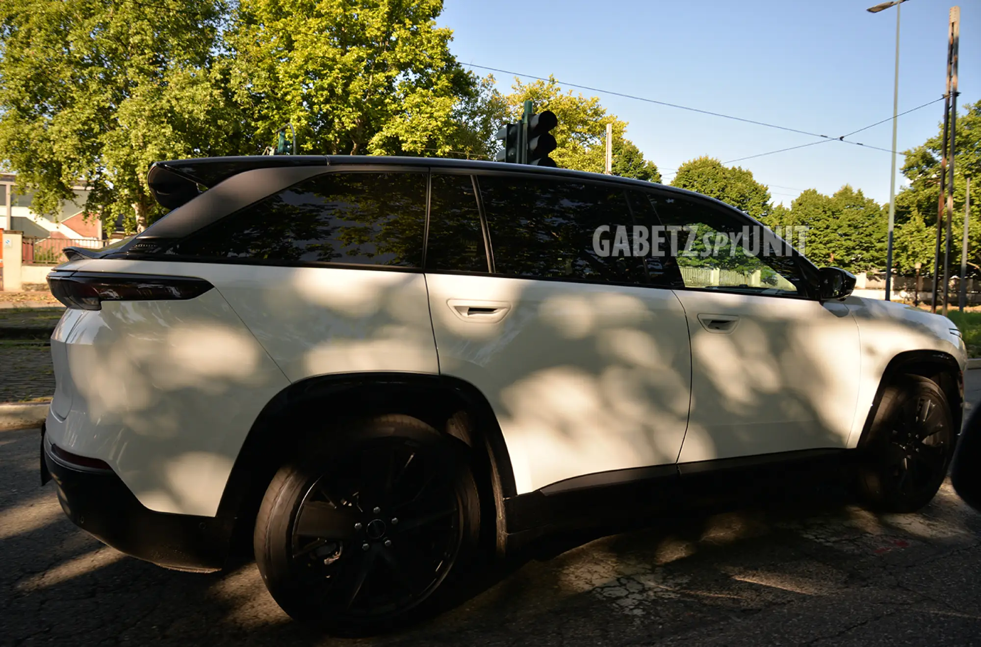 Jeep Wagoneer 2025 - Foto spia 14-07-2025 - 11