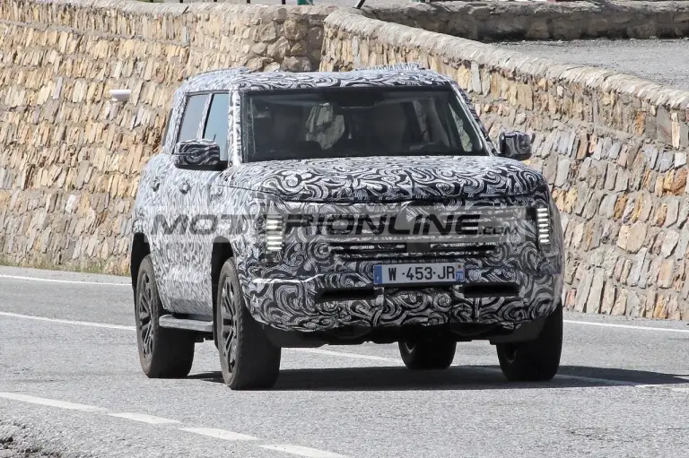 Mitsubishi Pajero 2027 - Foto spia 14-7-2025 - 1