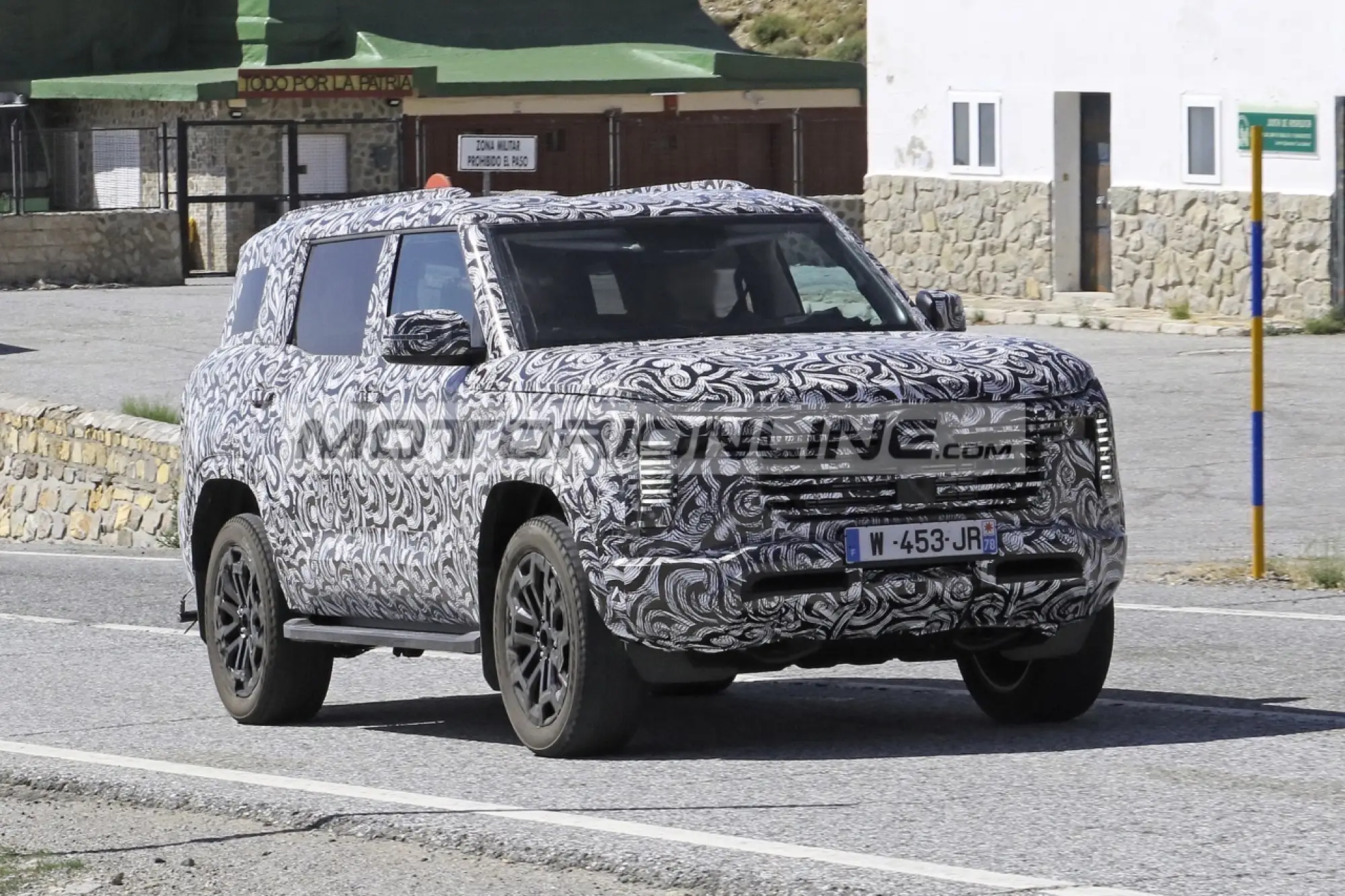 Mitsubishi Pajero 2027 - Foto spia 14-7-2025 - 5