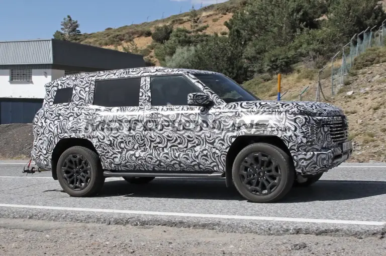 Mitsubishi Pajero 2027 - Foto spia 14-7-2025 - 4