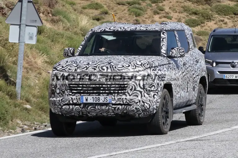 Mitsubishi Pajero 2027 - Foto spia 14-7-2025 - 9