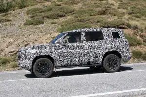 Mitsubishi Pajero 2027 - Foto spia 14-7-2025 - 15