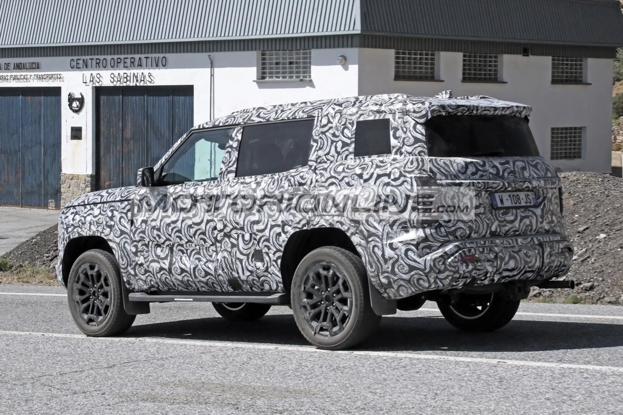 Mitsubishi Pajero 2027 - Foto spia 14-7-2025 - 20