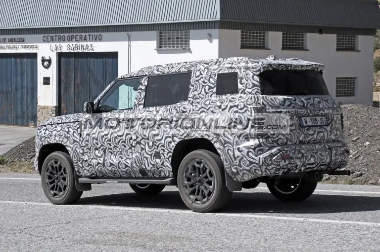 Mitsubishi Pajero 2027 - Foto spia 14-7-2025 - 20