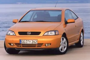 Opel Astra Coupe - 25 anni