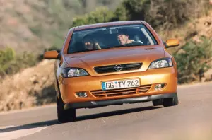 Opel Astra Coupe - 25 anni - 4