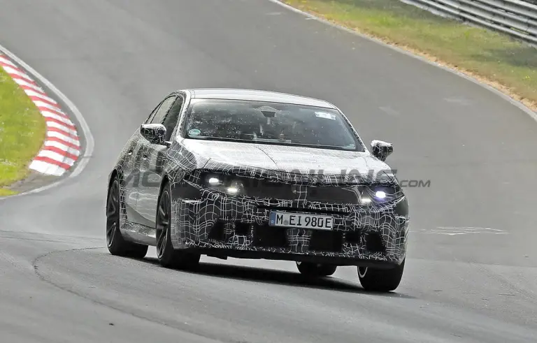 BMW M5 2027 - Foto spia 17-07-2025 - 1