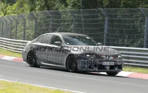 BMW M5 2027 - Foto spia 17-07-2025 - 5