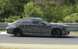BMW M5 2027 - Foto spia 17-07-2025 - 4