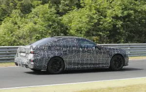 BMW M5 2027 - Foto spia 17-07-2025 - 3