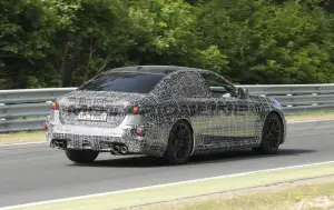 BMW M5 2027 - Foto spia 17-07-2025 - 6