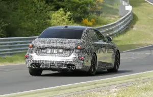 BMW M5 2027 - Foto spia 17-07-2025 - 7