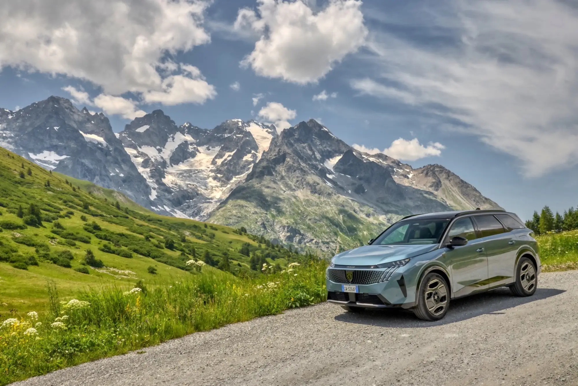 Peugeot e-5008 2025 - Francia - 6