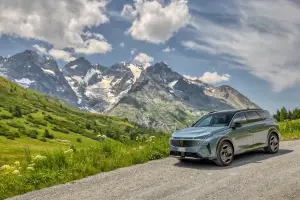 Peugeot e-5008 2025 - Francia - 6