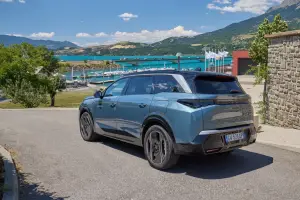 Peugeot e-5008 2025 - Francia - 5