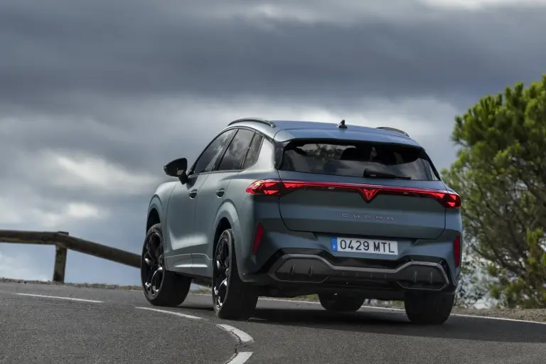 Cupra Terramar 2025: prezzo, foto, dimensioni, allestimenti - 2