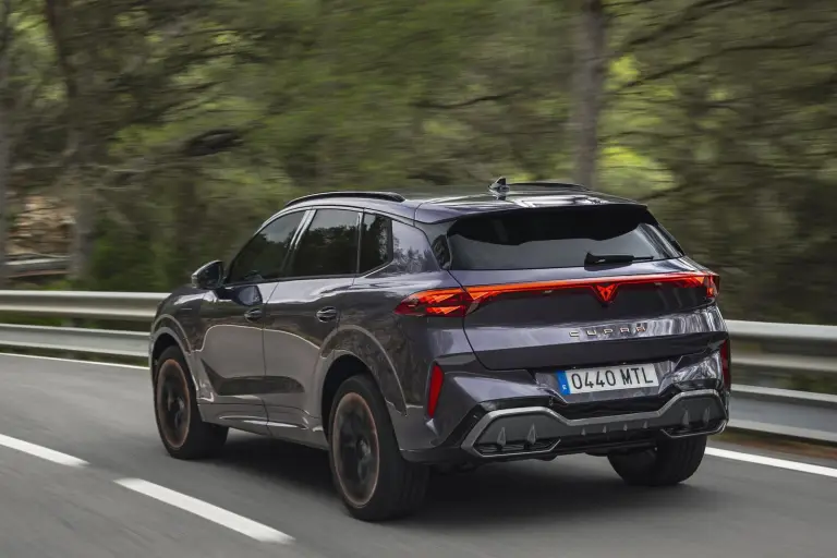 Cupra Terramar 2025: prezzo, foto, dimensioni, allestimenti - 6