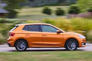 Skoda Fabia 2025: prezzo, foto, dimensioni, allestimenti