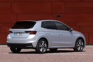 Skoda Fabia 2025: prezzo, foto, dimensioni, allestimenti