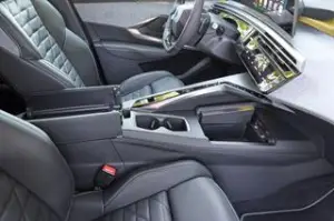 Peugeot E-5008 - Ardeche