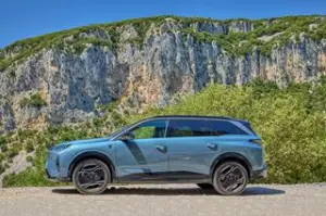 Peugeot E-5008 - Ardeche