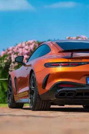 Mercedes-AMG GT 2025