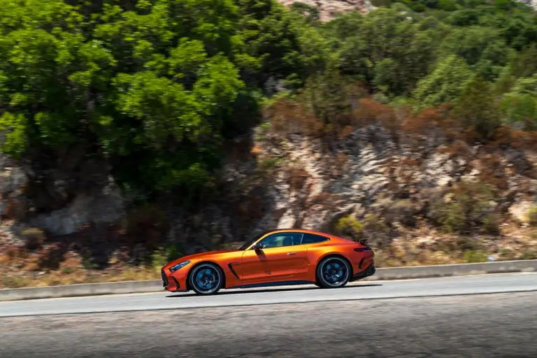 Mercedes-AMG GT 2025 - 16